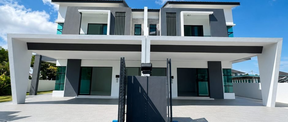 Street elevation of the double-storey semi-detached houses at Ampang Cove, Ipoh