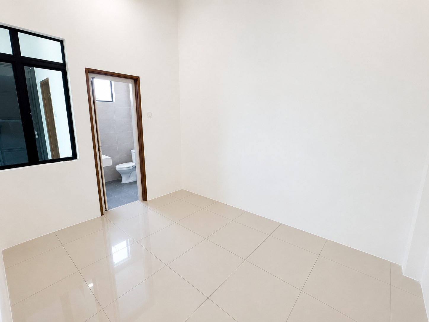 Ground-floor Bedroom 4 with its own bathroom, Ampang Cove terrace