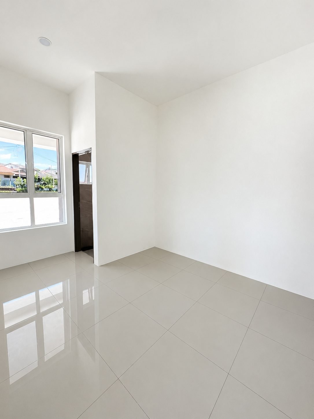 Bedroom with a window to the side boundary, Arena Perpaduan Utama