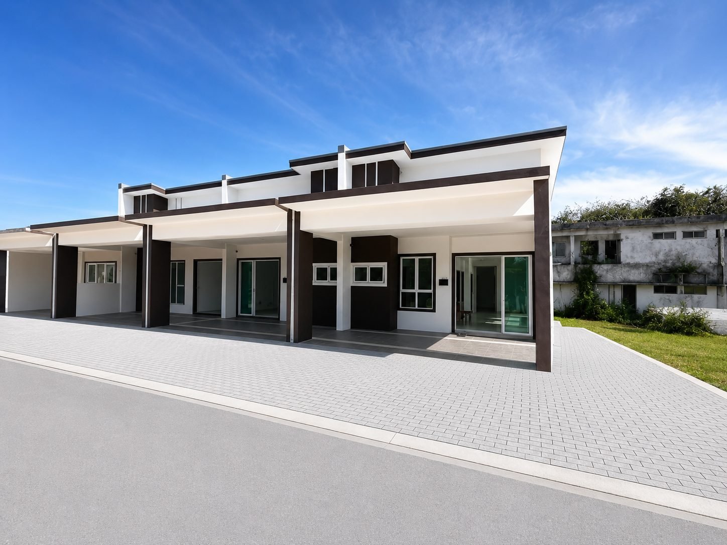 Row of completed single-storey terrace houses at Arena Perpaduan Utama, Tambun, Ipoh
