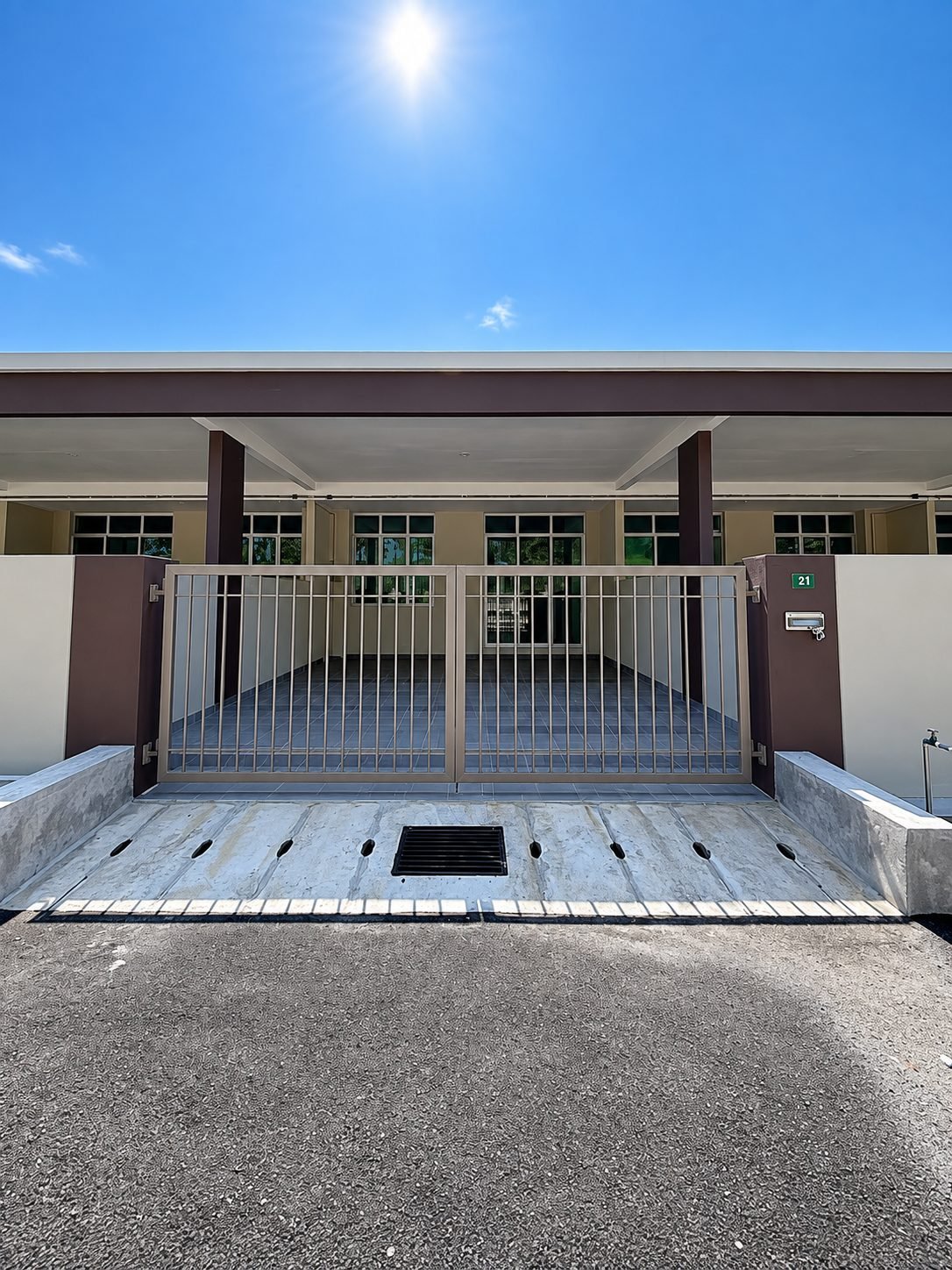 The completed single-storey terrace row at Taman Gopeng Mewah, Gopeng, photographed from the road