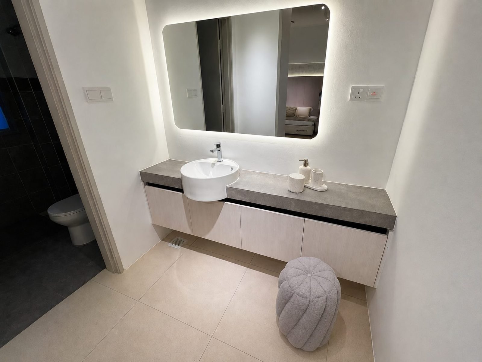 Double-Storey Terrace — Bathroom vanity