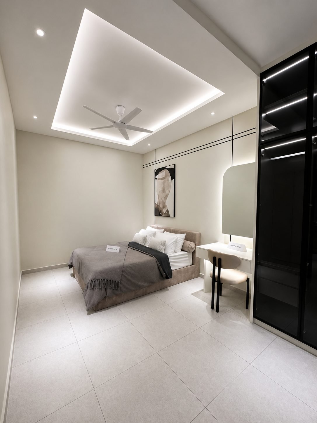 Ground-floor bedroom with fitted wardrobe, Pearl Garden 1.5-storey show house