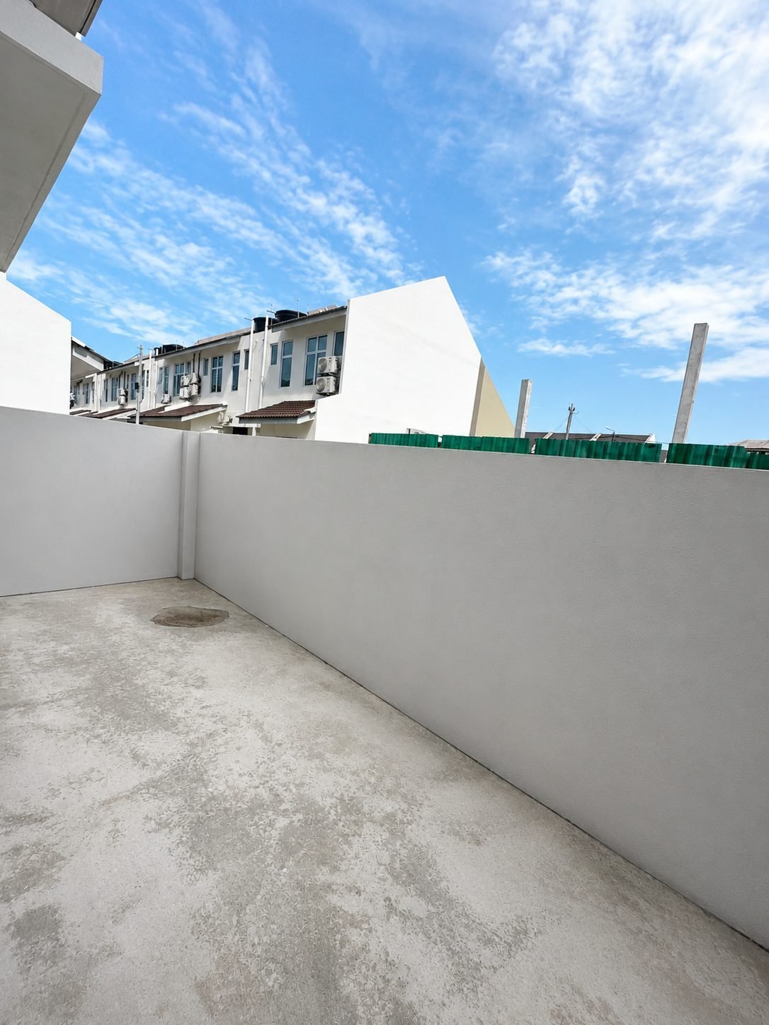 Rear service yard of the Pearl Garden 2-storey show house