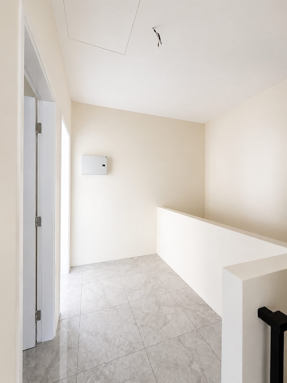 First-floor landing above the stairwell, Pulai Heights terrace