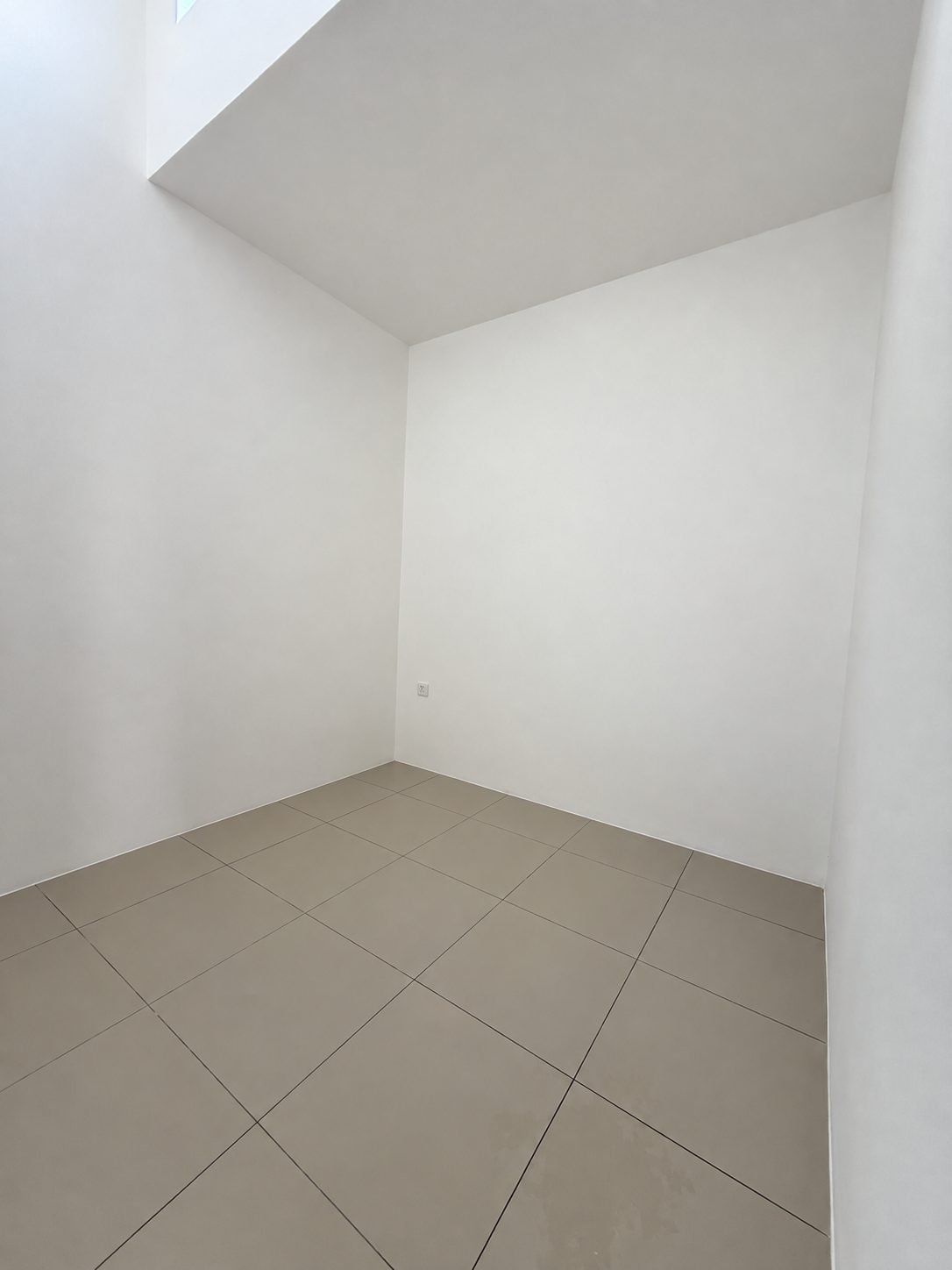 Unfurnished room, single-storey show house at Taman Raia Saujana III