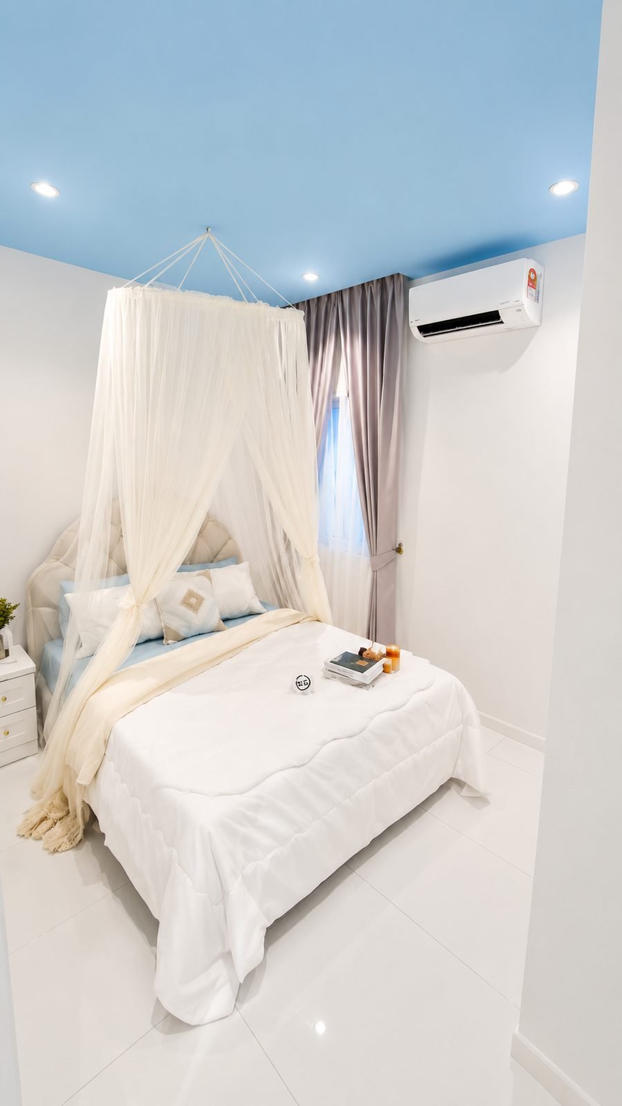 Bedroom with canopy bed in the Type B show unit at Santorini @ Botani, Ipoh