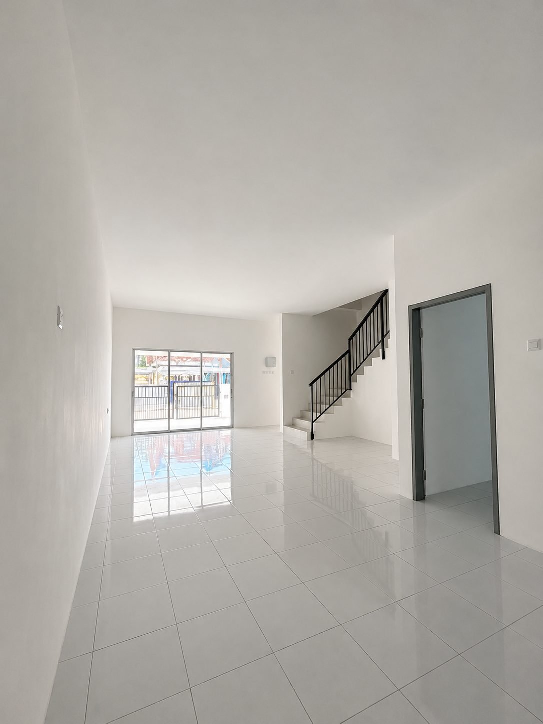 Ground-floor hall as the house hands over, Silver Valley Gardens